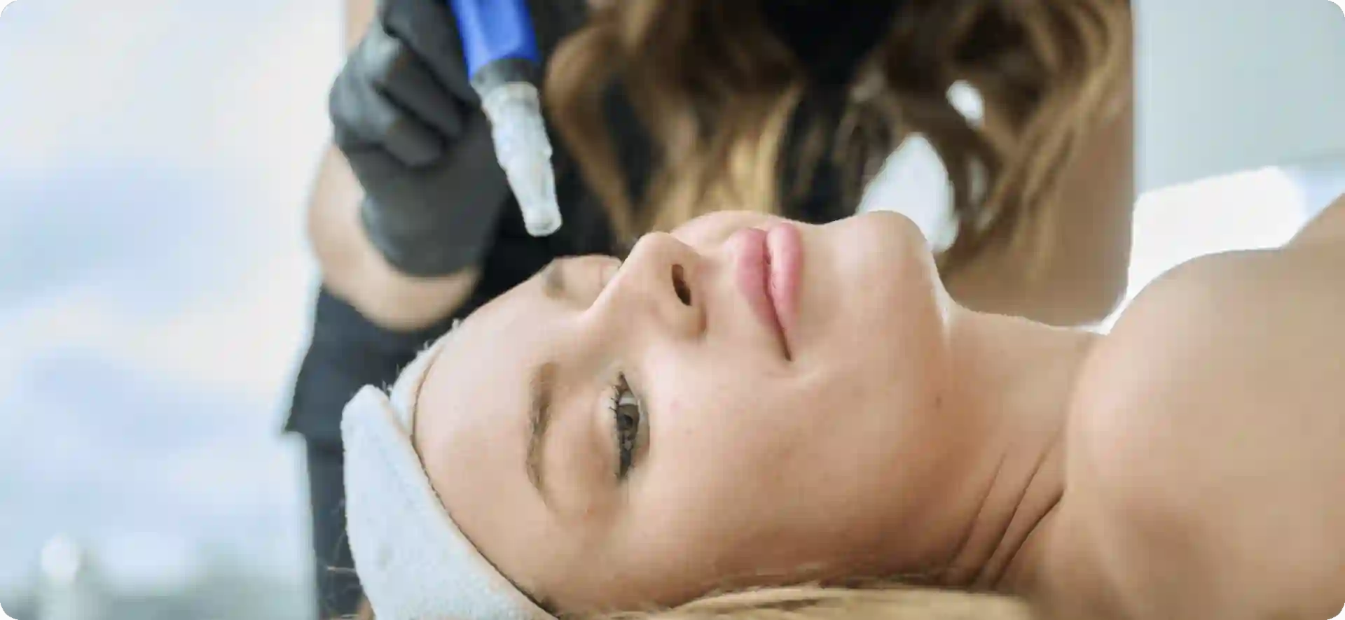 How Do Microneedles Trigger New Collagen and Elastin in Loose Skin Buckingham?